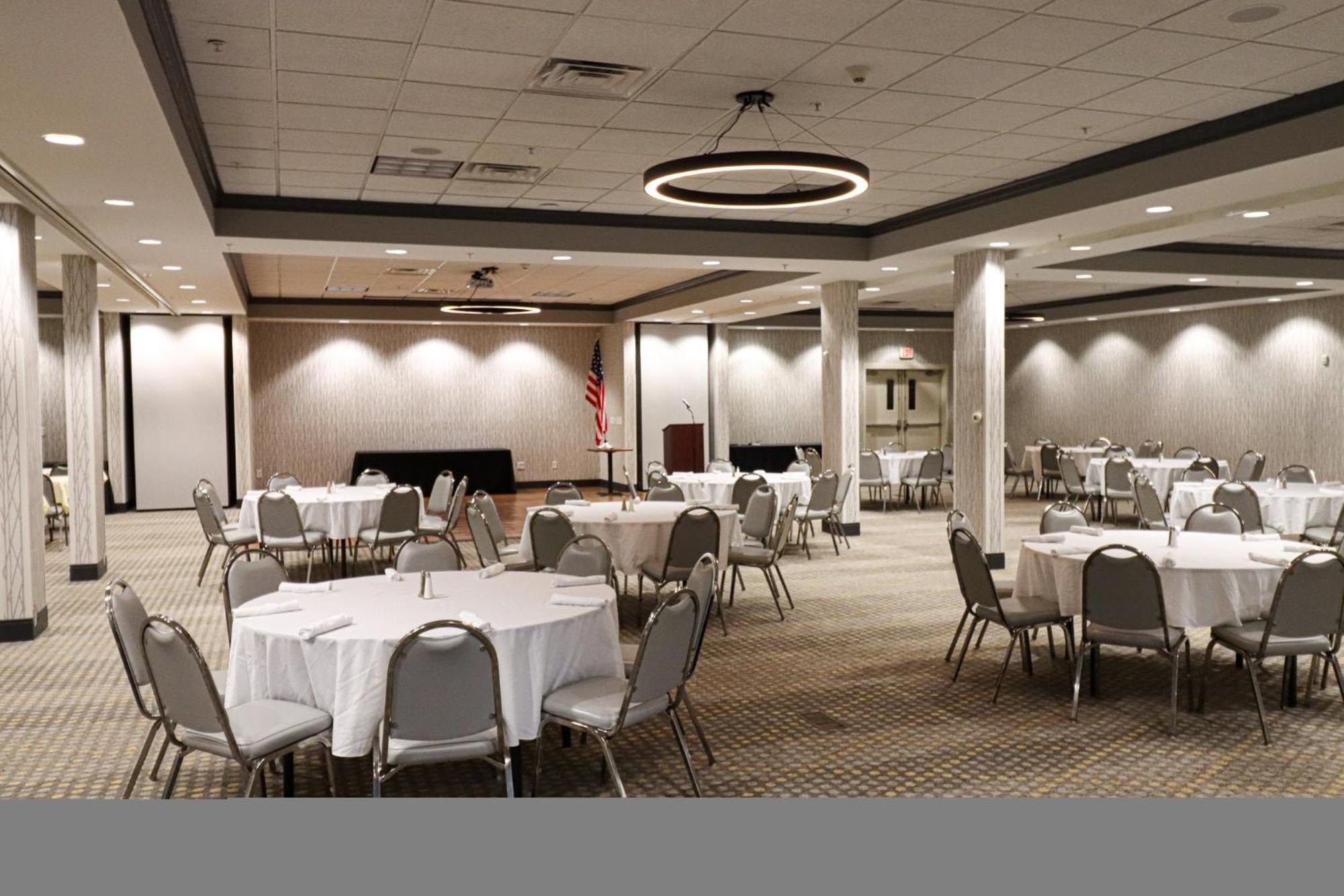 Holiday Inn Quincy By Ihg Exterior foto